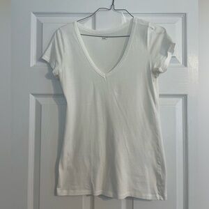 GAP women’s white t-shirt size S.